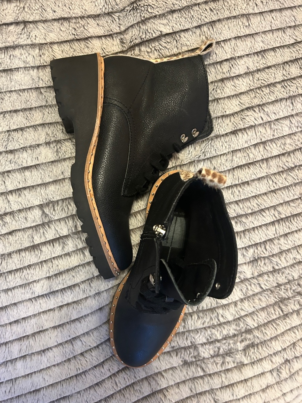 Dolce Vita Black Lace-Up Lug Ankle Boots with Leopard & Stud Trim Women’s Sz 10